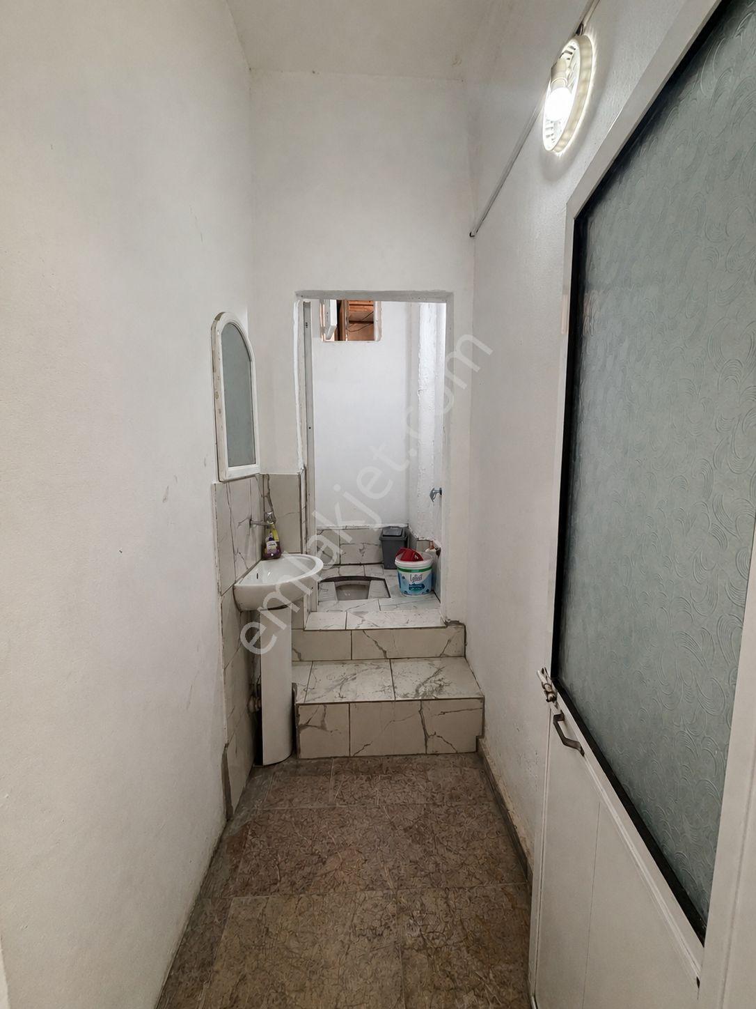 Doğanevler Mahallesinde Ticari Potansiyeli Yüksek Kiralık Dükkan - Görsel 2