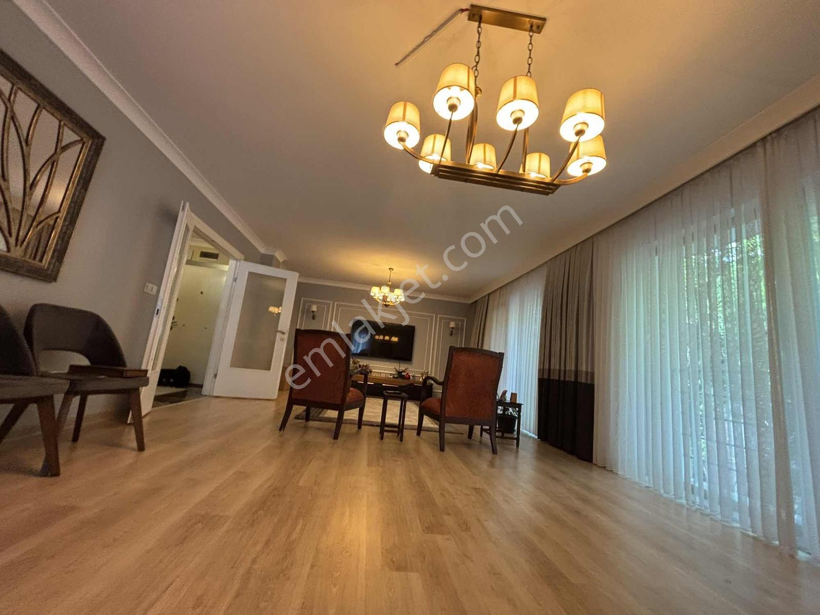 Kuttaş'tan Yüksek Tavanlı Metro Karşısı 4+2 Salonlu Ön 250 M2 - Görsel 13