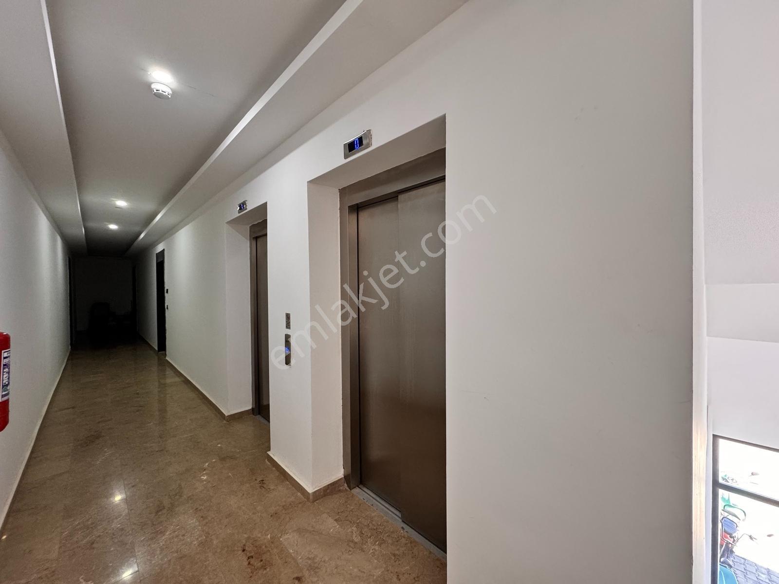Altıntaş Port'da İskanlı Ve Jeneratörlü Sitede Sıfır Eşyalı 1+1 - Görsel 4