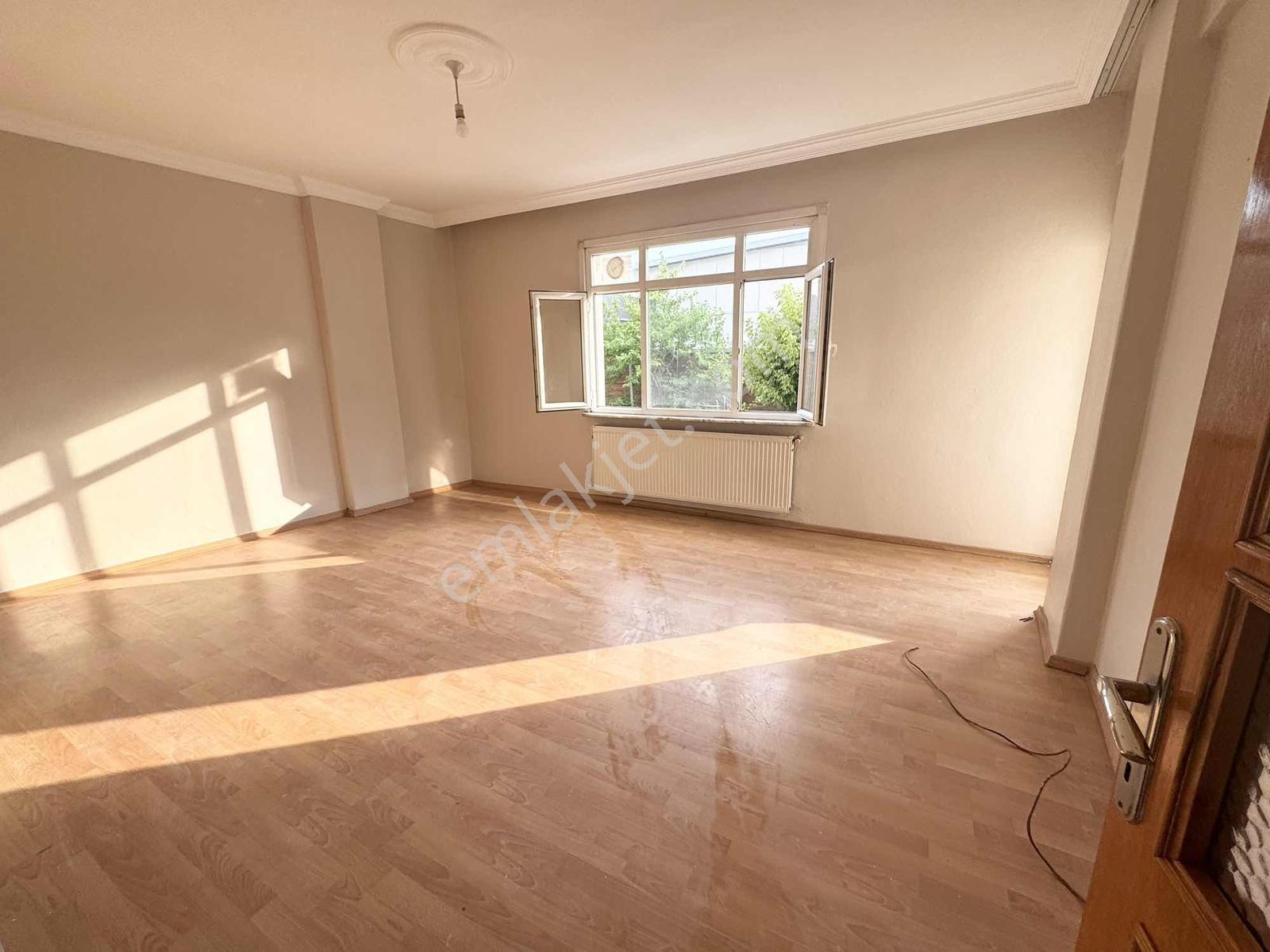 Yoldaş İnşaat'tan Kiralık 3+1 130 M2 1.kat Yeni Evli Ve Memura