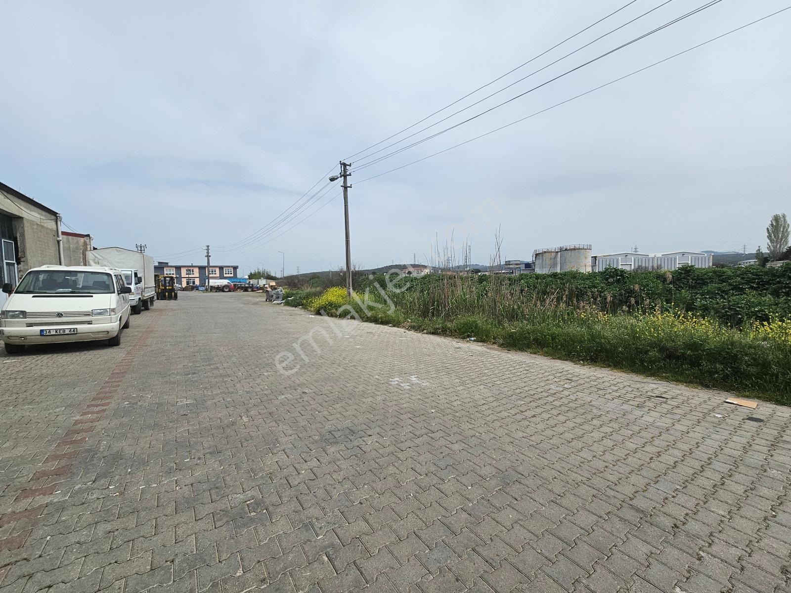Ayvalık 150 Evler Mah. Uğur Sanayi Sitesi'nde Kiralık Dükkan - Görsel 3