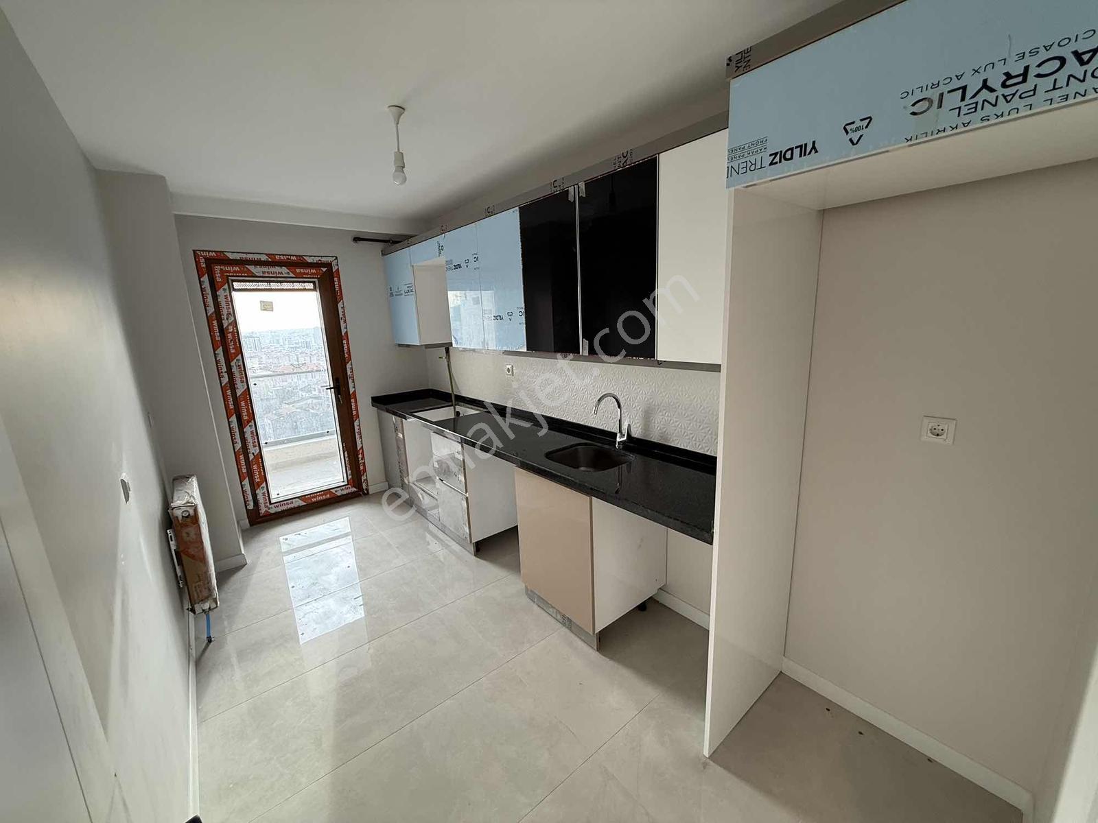 Mahmutbey - Güneşli / Temiz 2+1 96 M² Fırsat Daire / Revan Park - Görsel 23