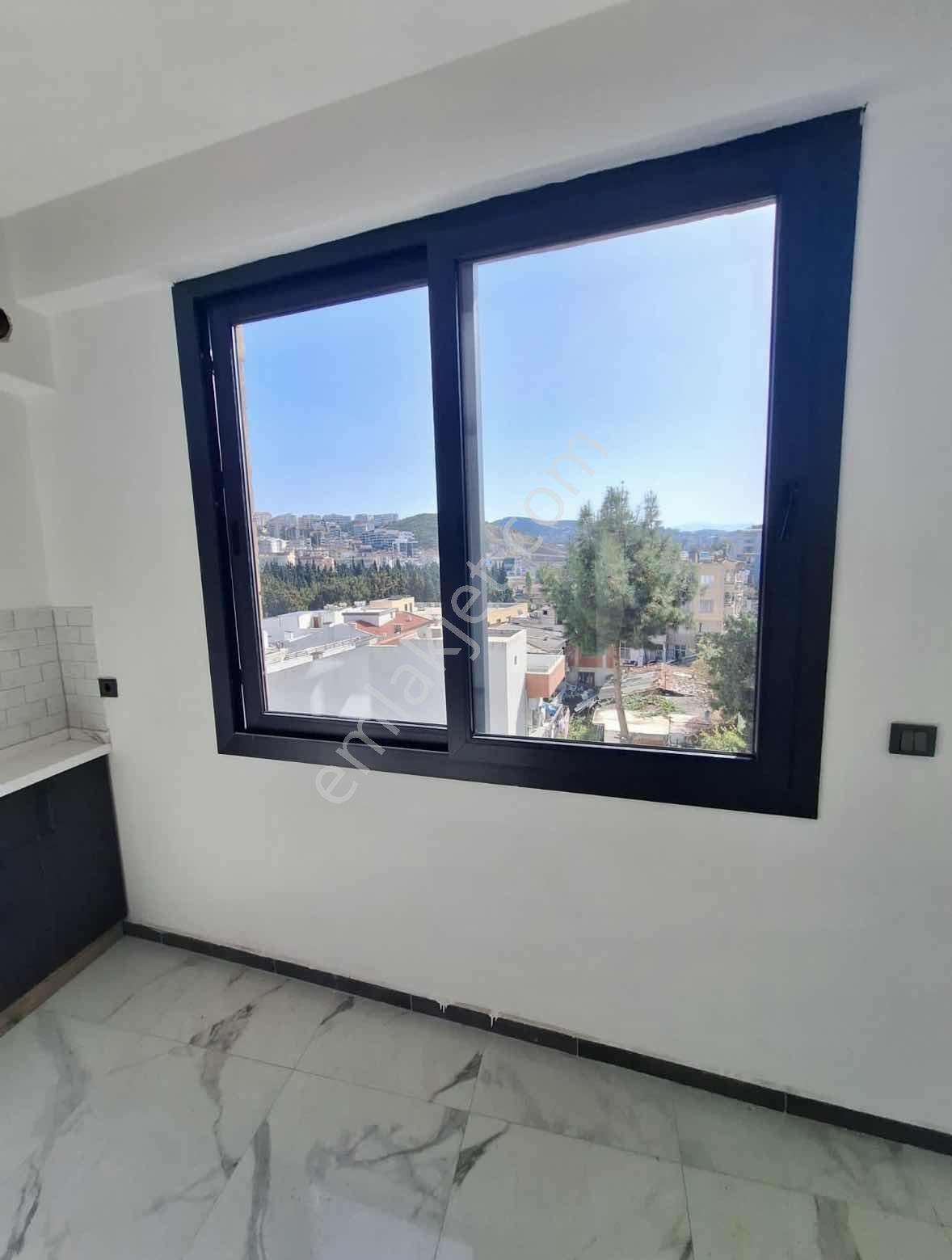 Kuşadası Merkezde 1+1 Fırsat Yeni Daire - Görsel 4