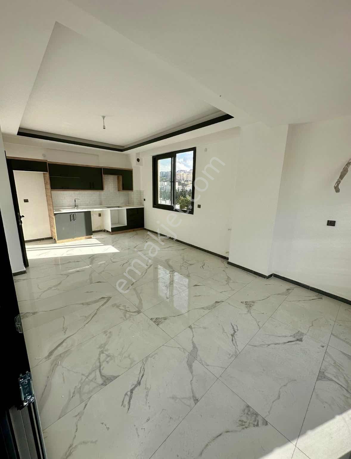 Kuşadası Merkezde 1+1 Fırsat Yeni Daire - Görsel 11