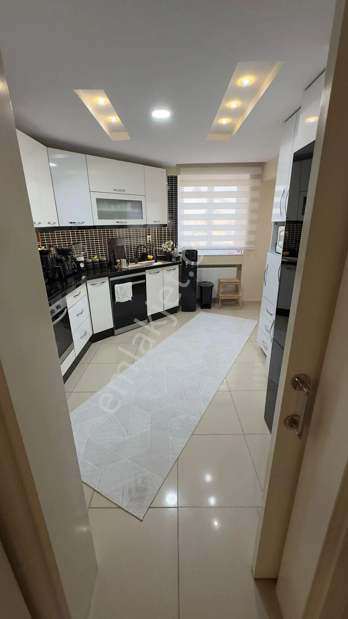 3+1barajyolu 15-14katı Blv Üzeri 11-15yaş Hasarsız 2banyo 210m2 Dgaz Kap.mutfak A.k Otopark Full+ful - Görsel 9