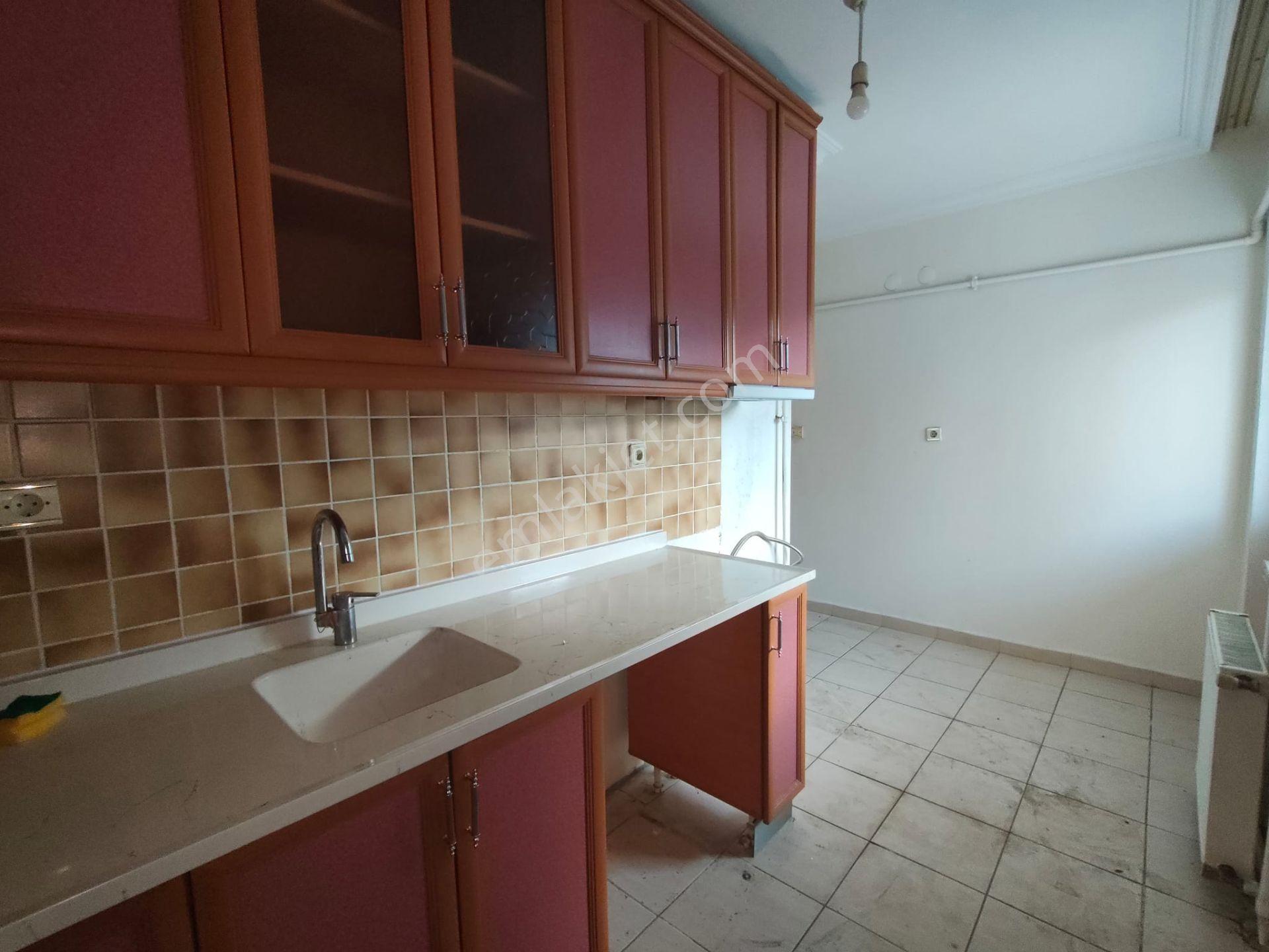Yılmaz Gayrimenkulden Selçuklu Mah. 3+1 1. Ara Katta Kupon Kiralık Daire - Görsel 2