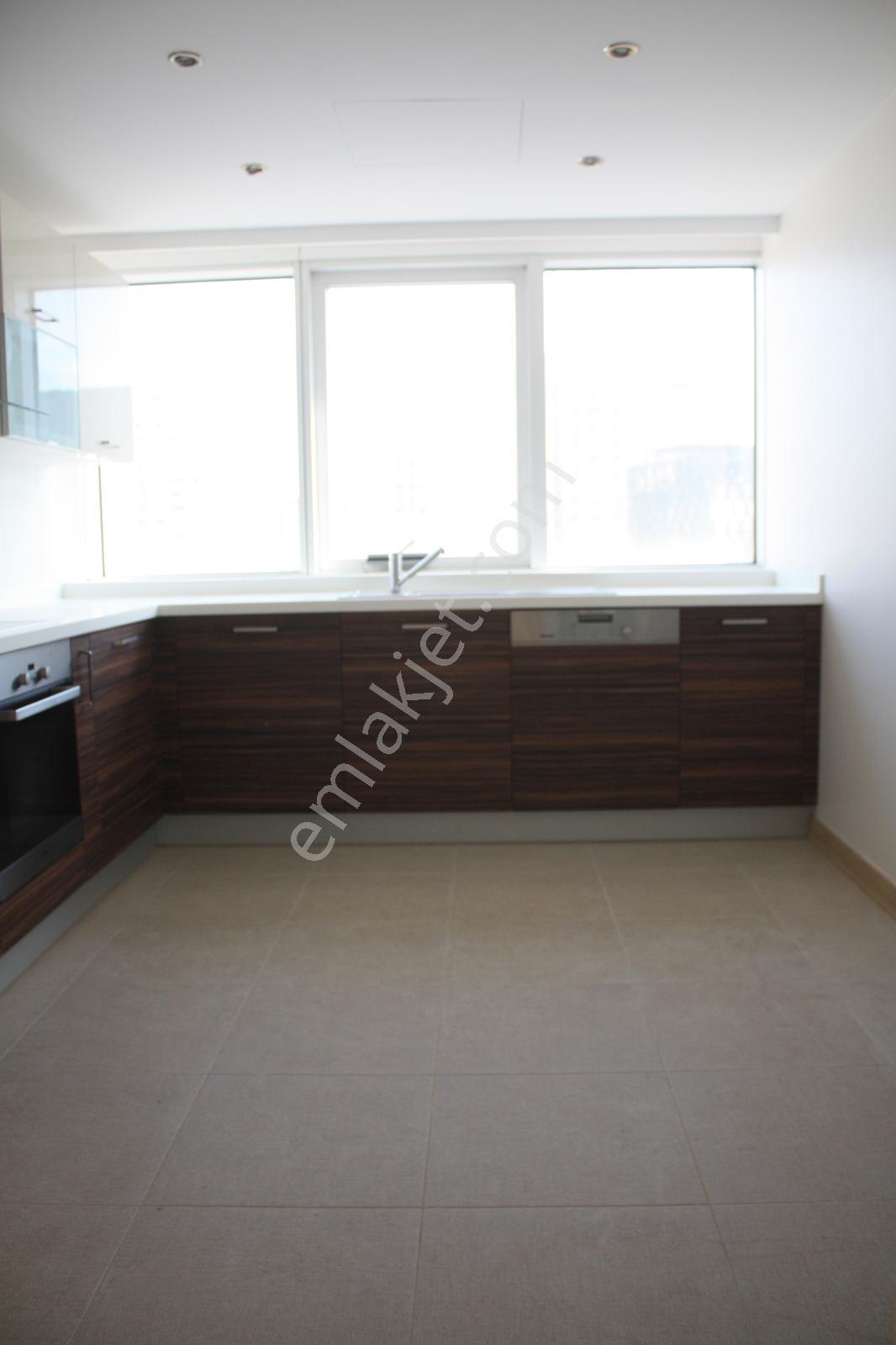 Ataşehir Varyap Merıdıan D Blokta Ara Kat Kiralık 3+1 Daire - Görsel 13