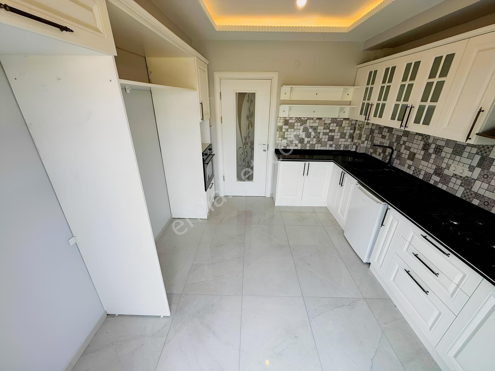 Onmax Pelitköy Sahil'de Satılık Sıfır 3+1 Site İçi Havuzlu Villa - Görsel 14