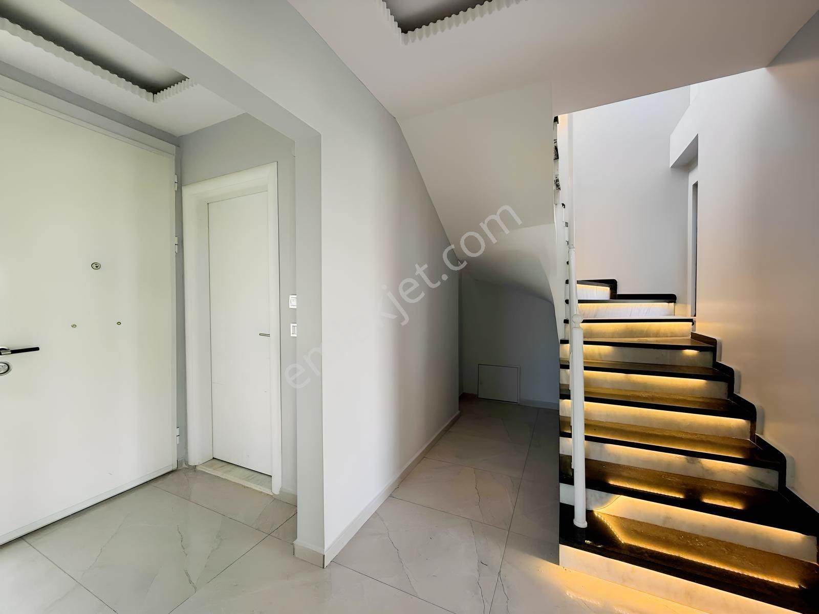 Onmax Pelitköy Sahil'de Satılık Sıfır 3+1 Site İçi Havuzlu Villa - Görsel 17