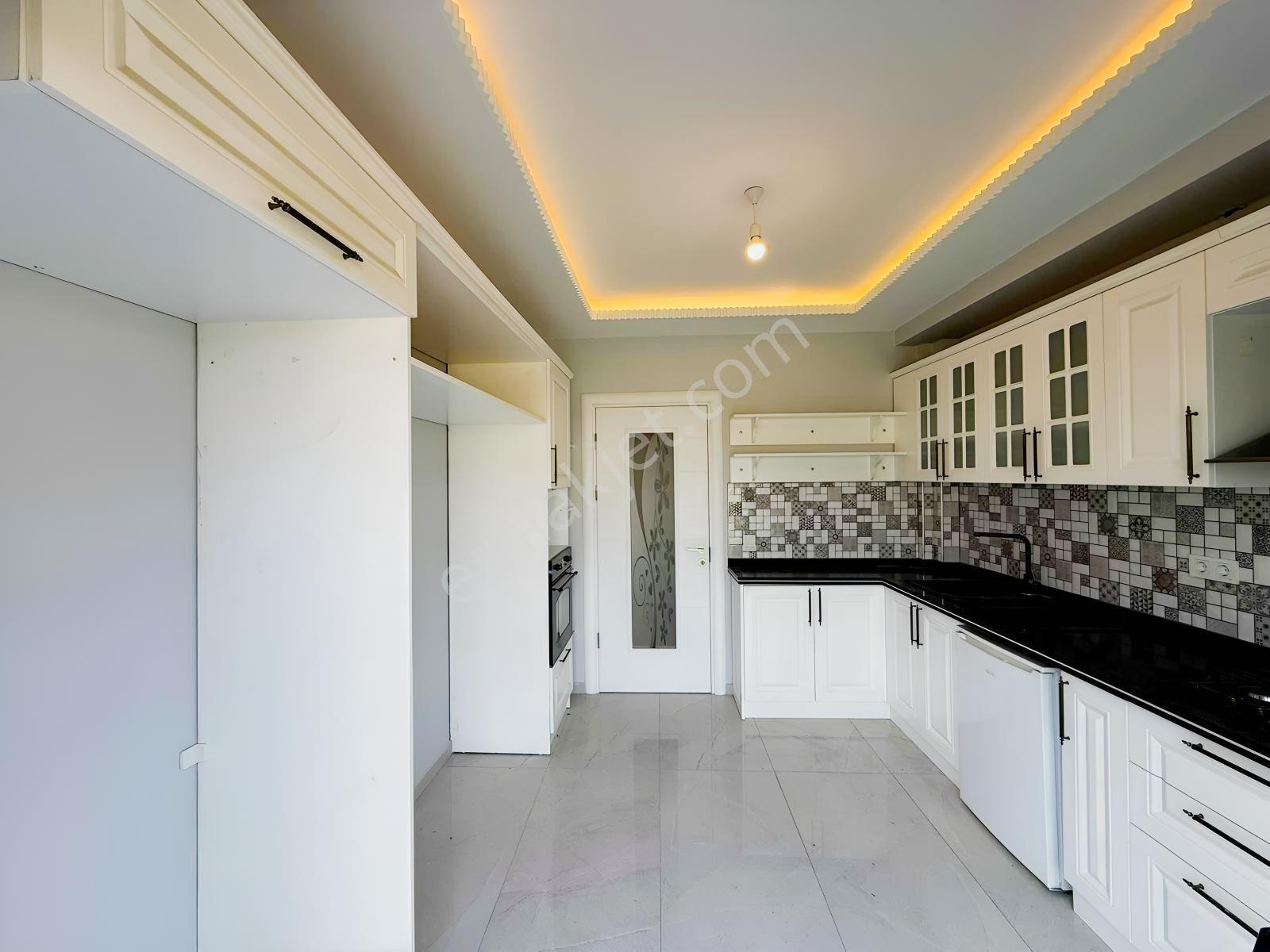 Onmax Pelitköy Sahil'de Satılık Sıfır 3+1 Site İçi Havuzlu Villa - Görsel 9