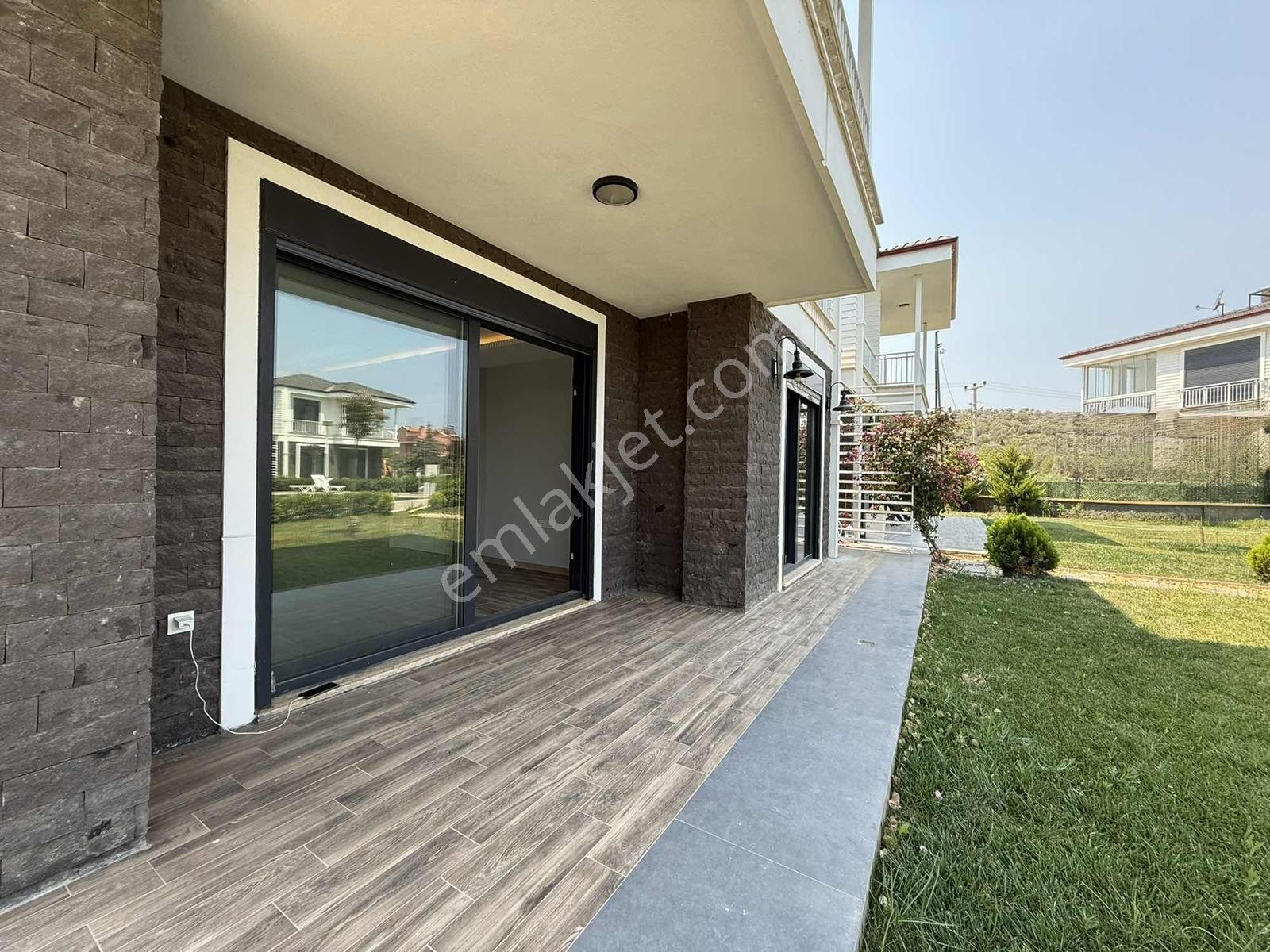 Onmax Pelitköy Sahil'de Satılık Sıfır 3+1 Site İçi Havuzlu Villa - Görsel 21