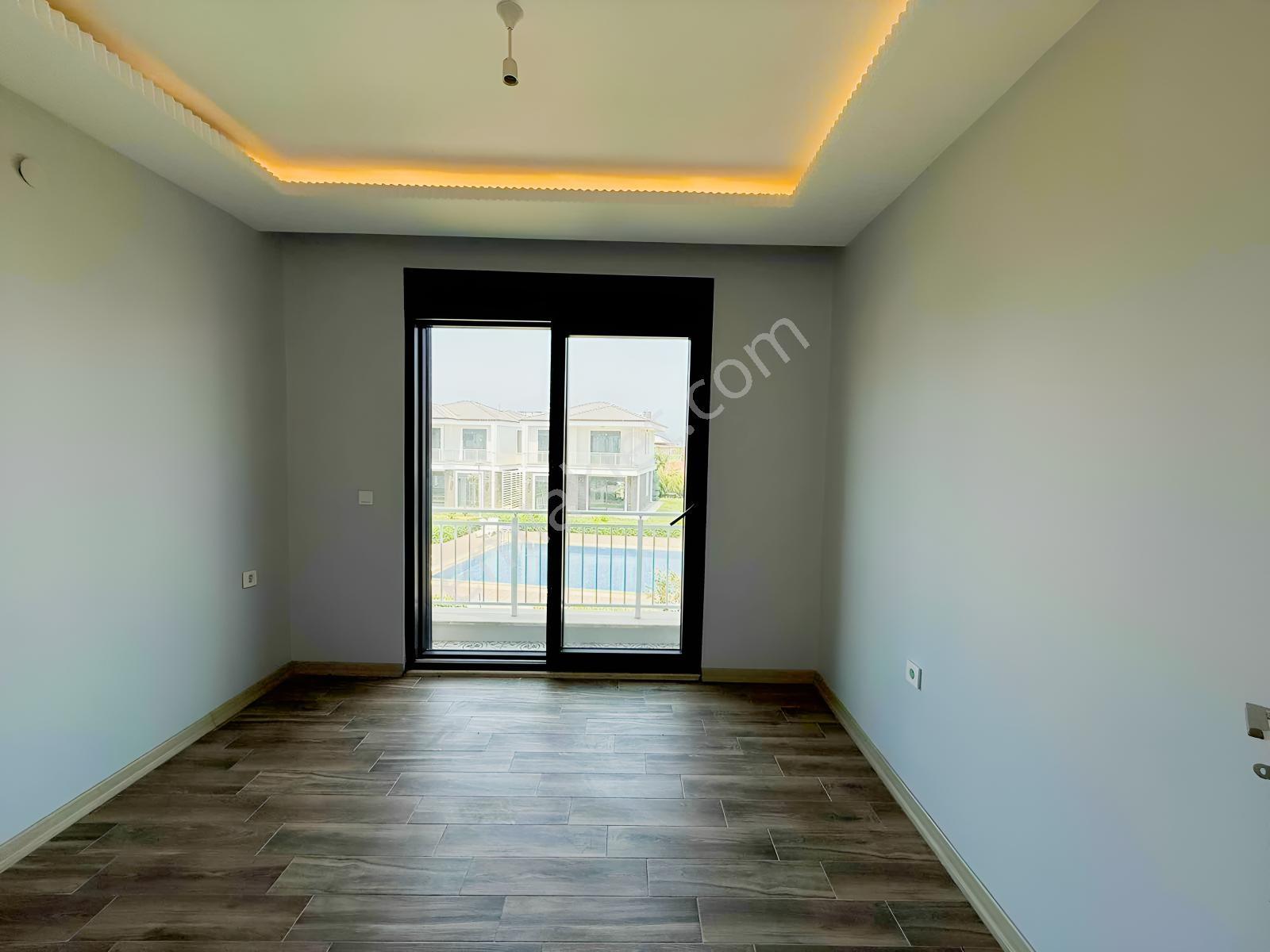 Onmax Pelitköy Sahil'de Satılık Sıfır 3+1 Site İçi Havuzlu Villa - Görsel 34