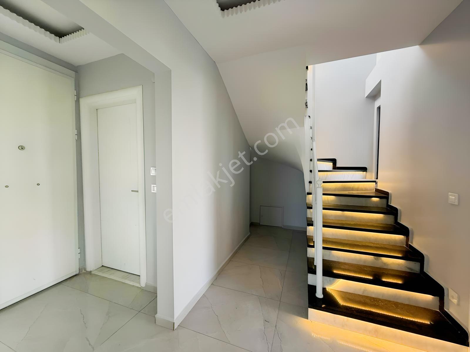 Onmax Pelitköy Sahil'de Satılık Sıfır 3+1 Site İçi Havuzlu Villa - Görsel 2