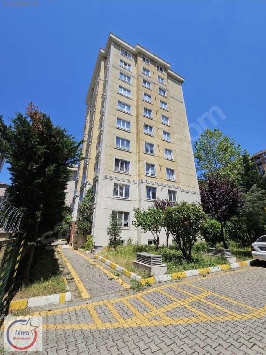 Şerifali'nin En Güzel Binalarından Y.giriş Bakımlı 3+1