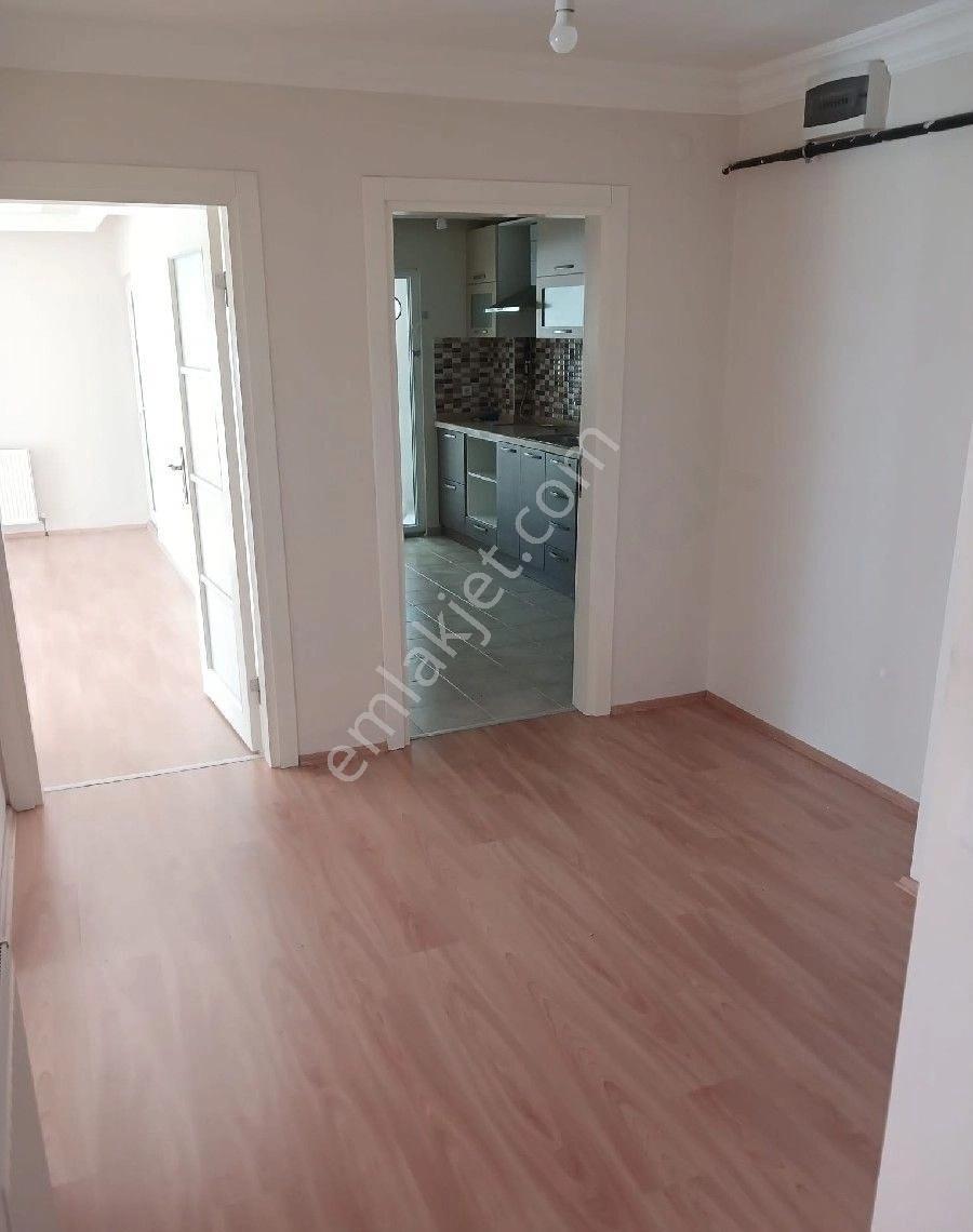 Muratlı Caddesi Shell Benzinlik Altı Site İçi Otoparklı 2+1 Kiralık Daire - Görsel 3