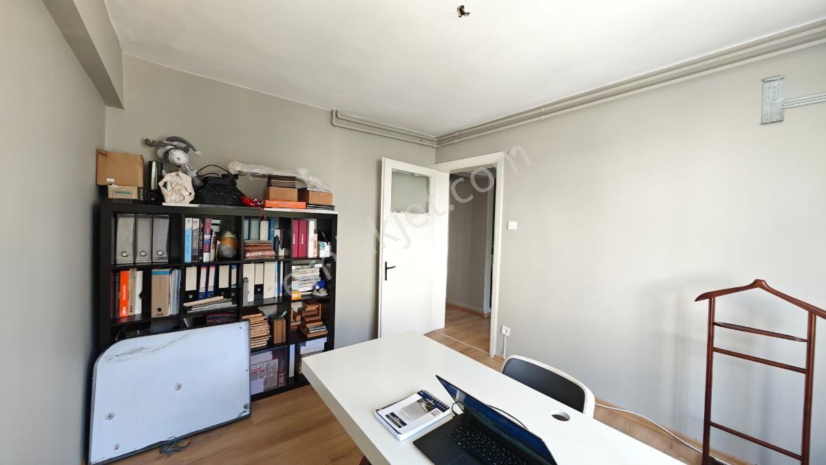 Balmumcunun Prestijli Noktasında 6 Bölümlü Aydınlık Köşe Ofis - Görsel 20