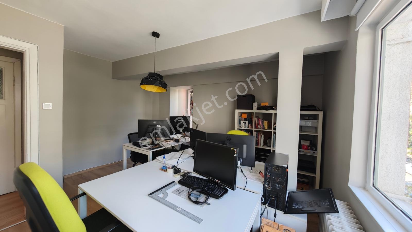Balmumcu'nun Prestijli Noktasında 6 Bölümlü Aydınlık Köşe Ofis - Görsel 24