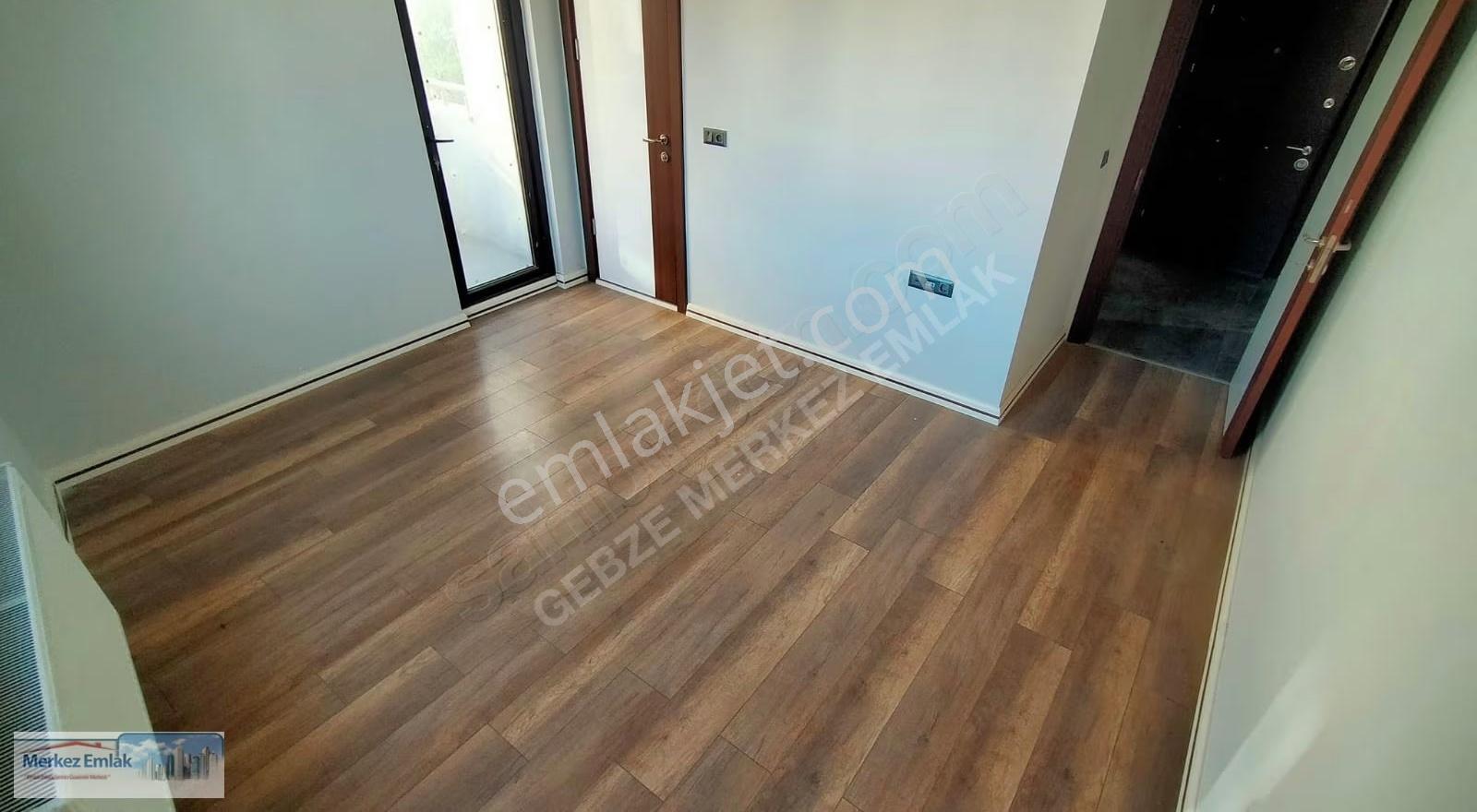 Merkez Emlâk Armağan'dan Lüx 3+1 125 3kat M2 Geniş Salon &mutfak