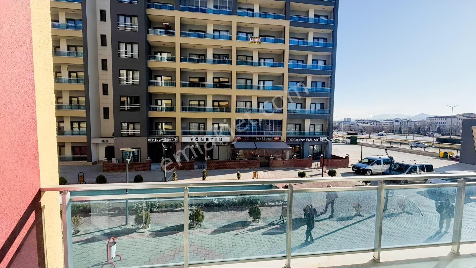 Residence Hill Eşyalı 1+1 Kiralık Cad. Üstü Tramvay Dolmuş Cephe - Görsel 7