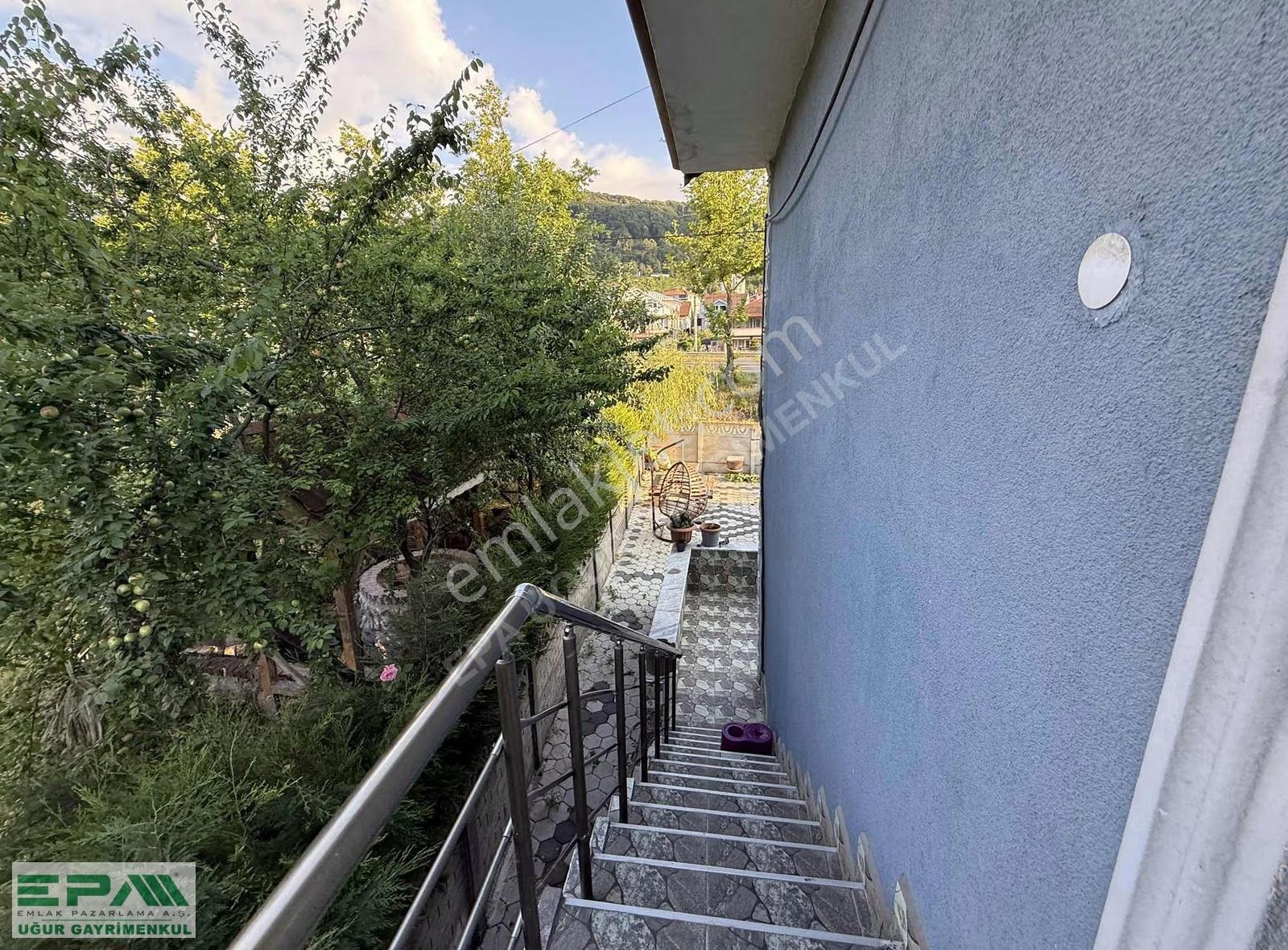 Epa Uğur'dan Kaynaşlı Merkez'de Satılık 3 Katlı Ev Ve Arsası - Görsel 3