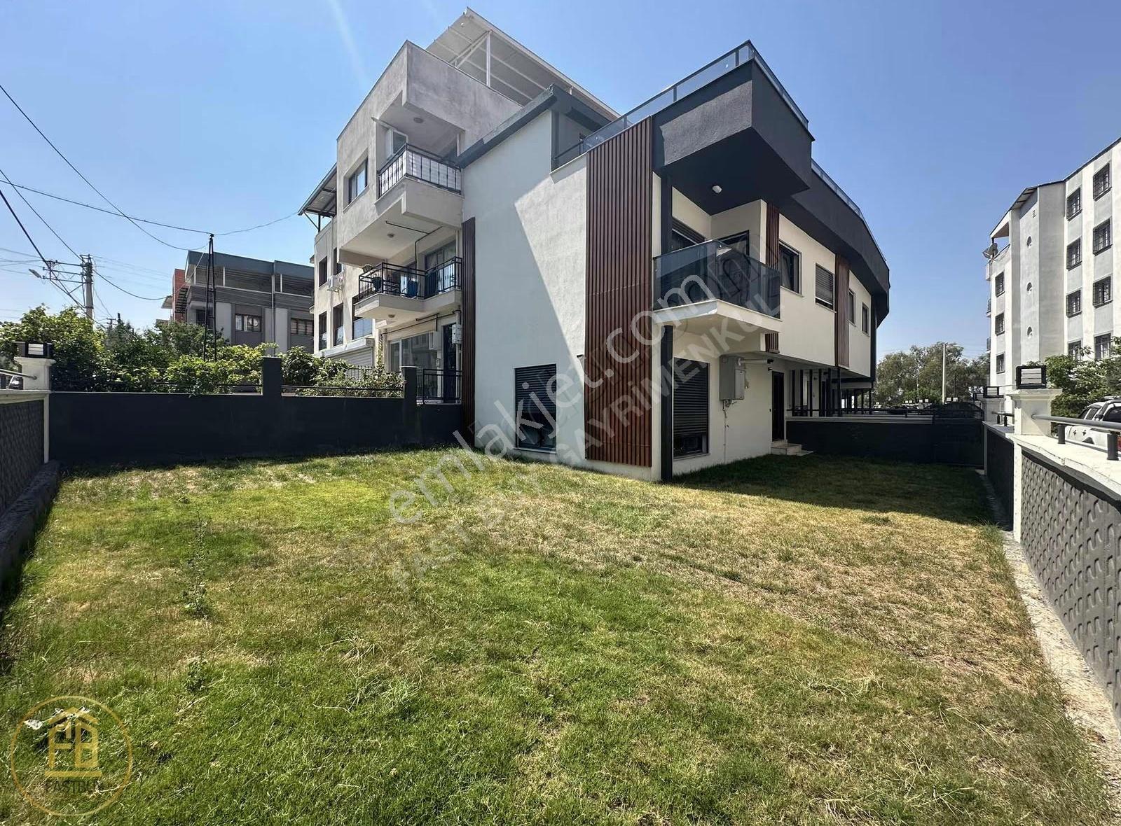 Bornova Atatürk Mah Satılık 4+1 Sıfır Trıpleks Villa