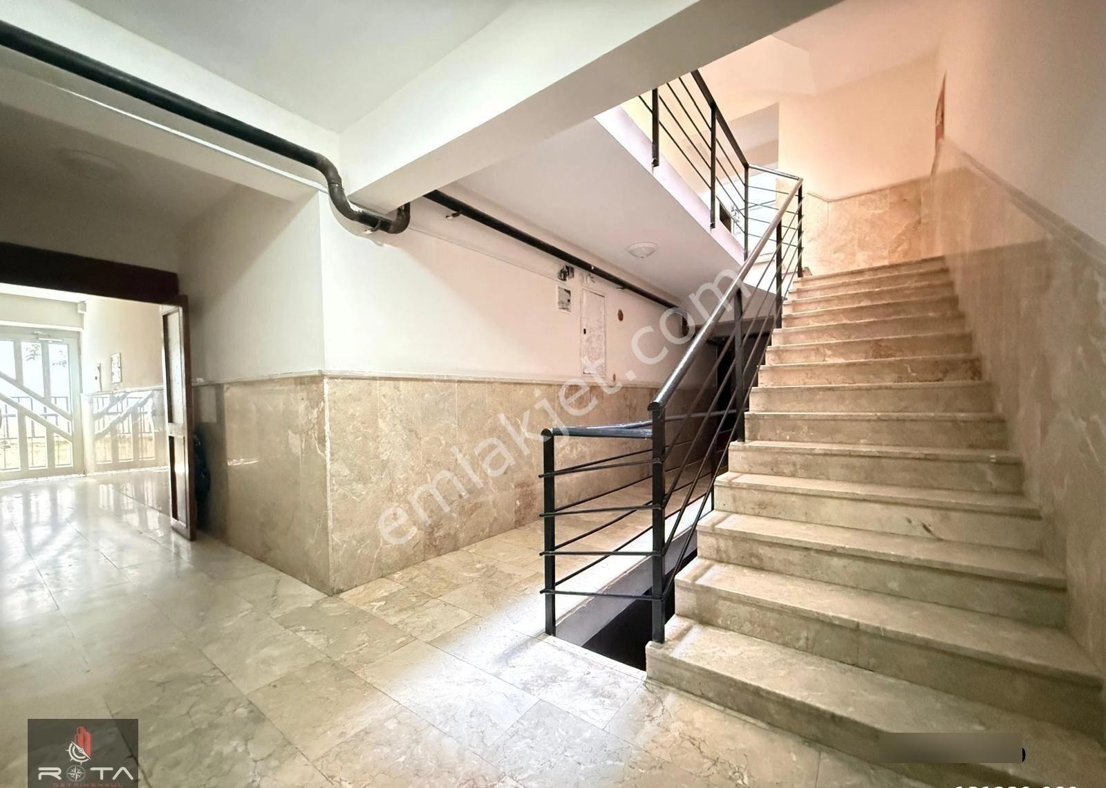 Seyitler Ve Porsuk Cd. Arası 1.katta Asansörlü Çift Balkon 3+1 - Görsel 25