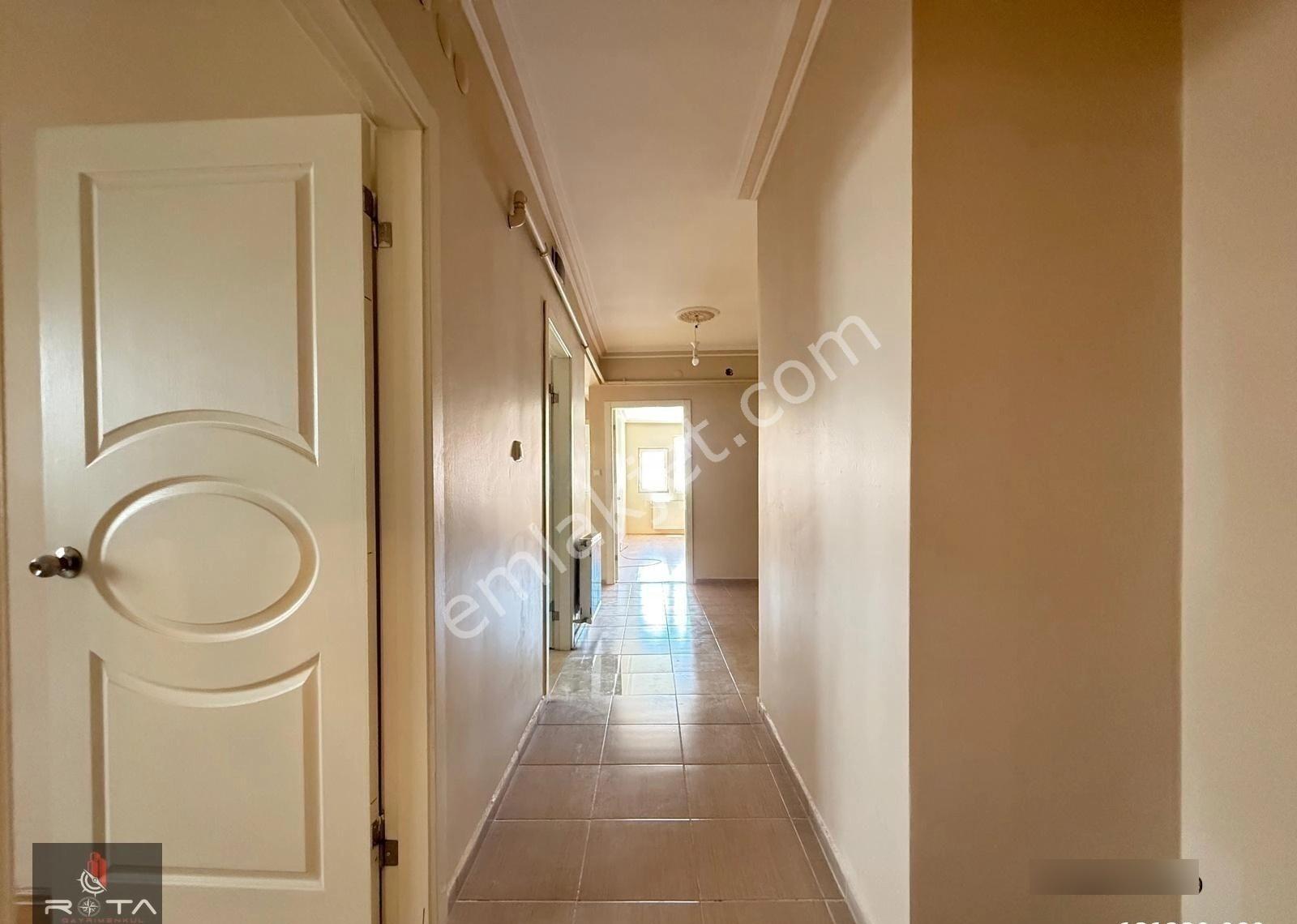 Seyitler Ve Porsuk Cd. Arası 1.katta Asansörlü Çift Balkon 3+1 - Görsel 26