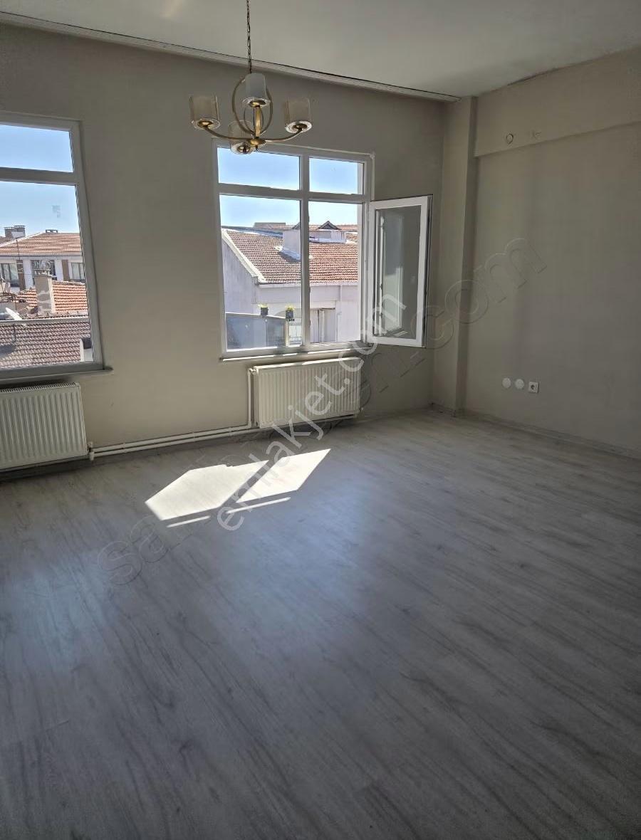 Lüleburgaz Çarşı Merkezde 3+1 Ferah Geniş Satılık Daire - Görsel 12
