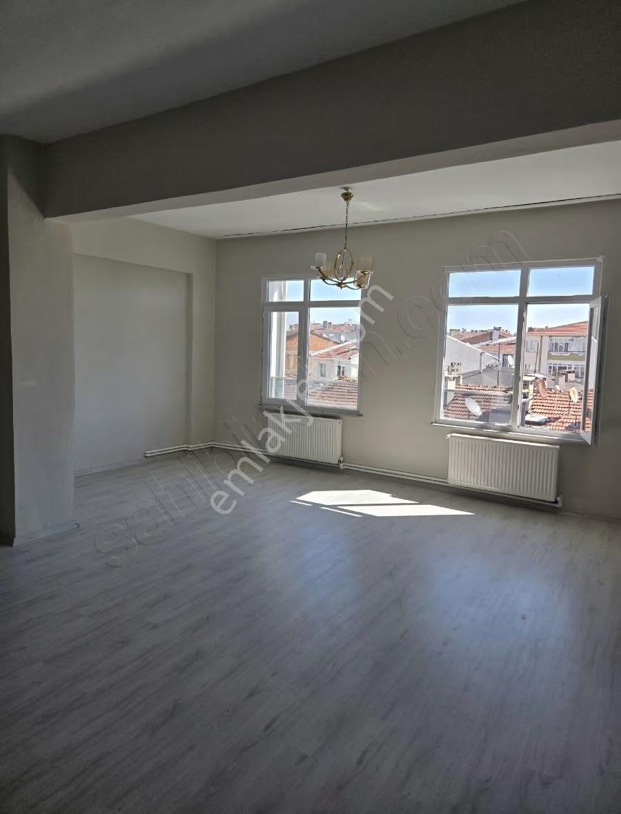 Lüleburgaz Çarşı Merkezde 3+1 Ferah Geniş Satılık Daire - Görsel 11