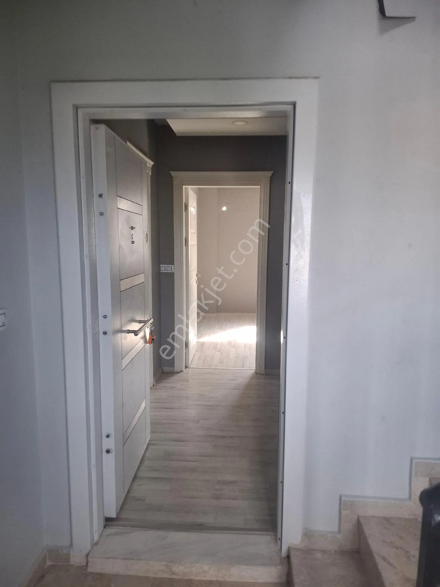 220.000 Tl Kiralık 3.kat Müstakil Temiz Yapılı 4 Cepheli Adana Yüreğir Akdeniz Mahallesi
