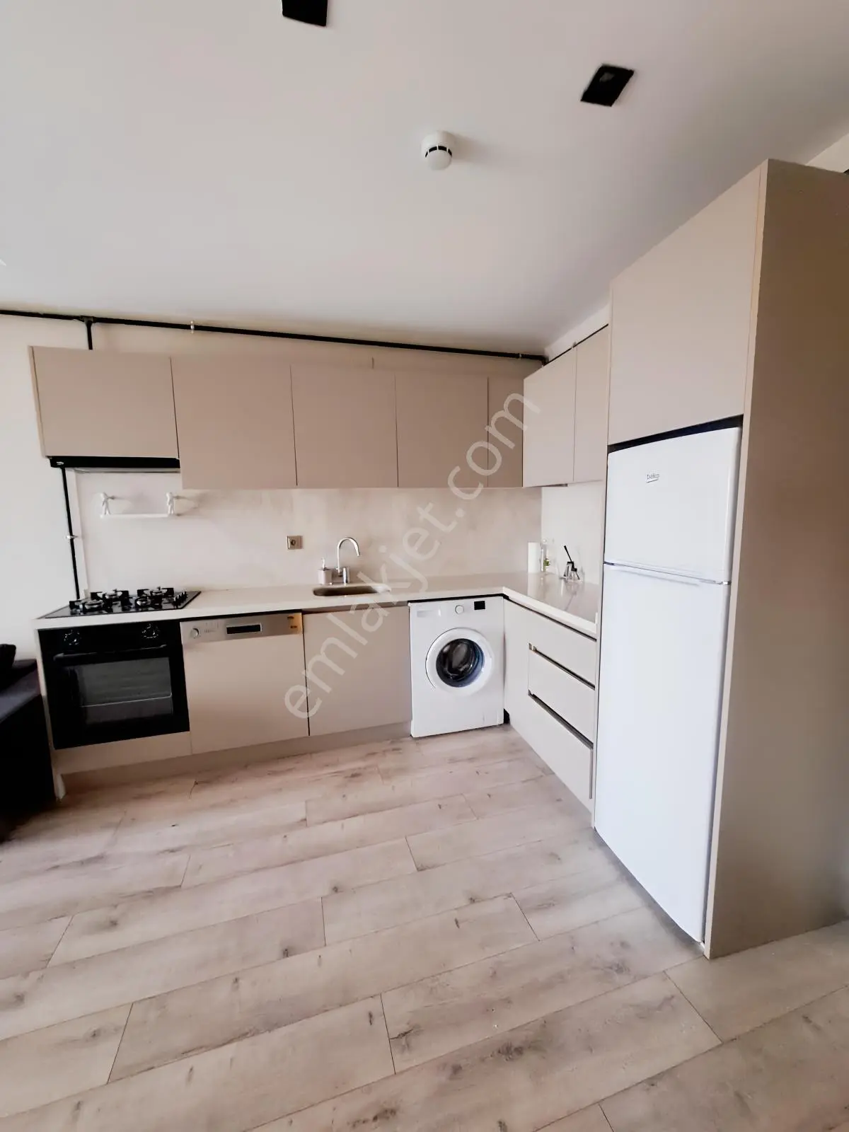 Re/max Advantage'den Skala Business'da Eşyalı 1+1 Kiralık Daire - Görsel 5
