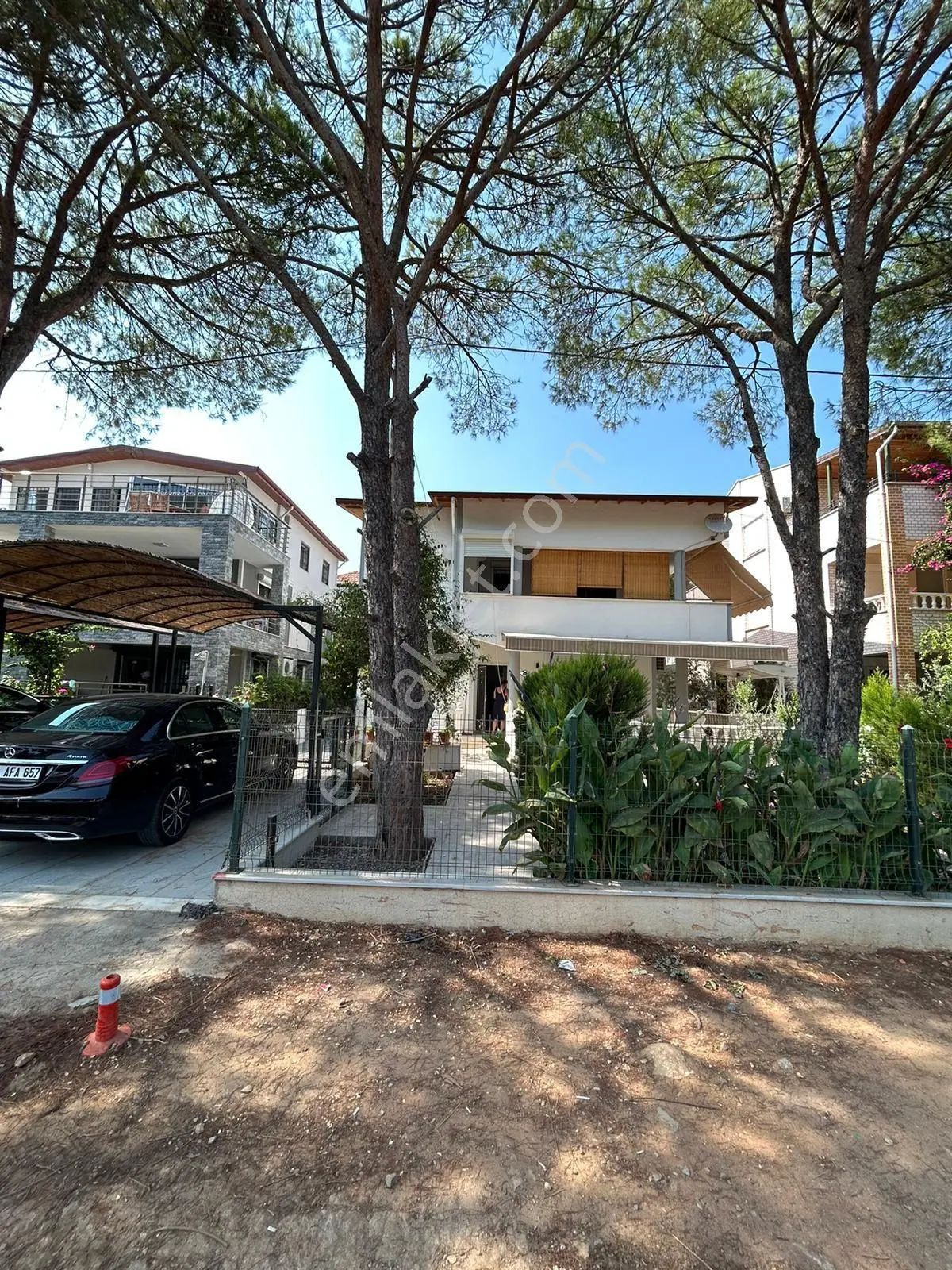 Didim Fevzipaşa Mahallesinde Uslu Sitesinde Satılık Villa