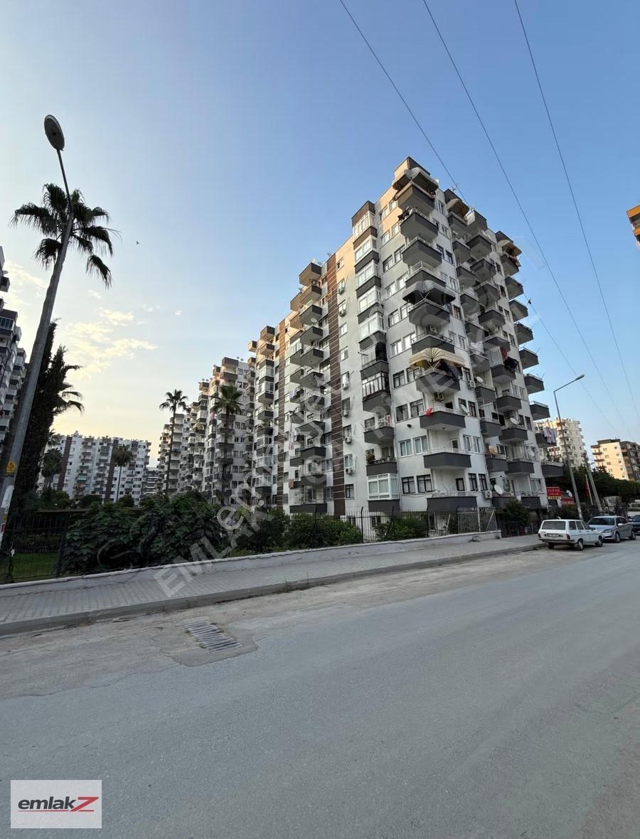 Mezitli Davultepe'de Havuzlu 3+1 Satılık Daire (130m²)