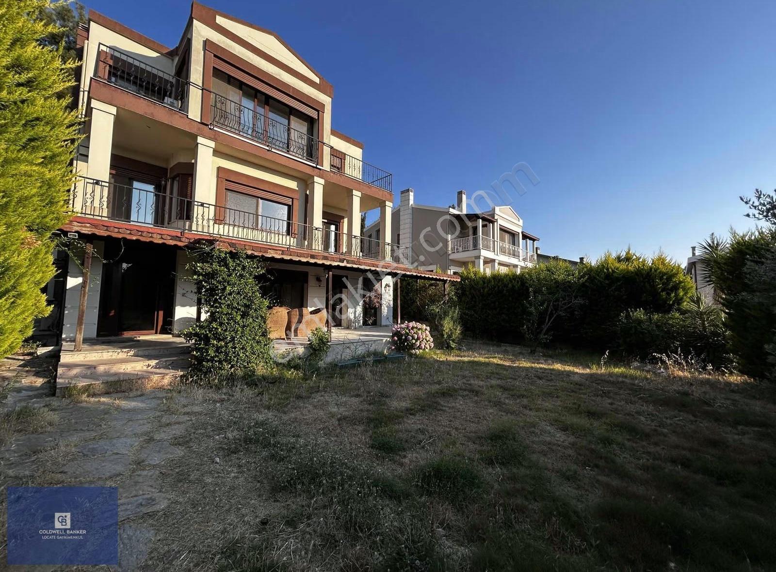 Urla Kalabak Çamlıbel Sitesinde 5+2 Tripleks Villa - Görsel 2