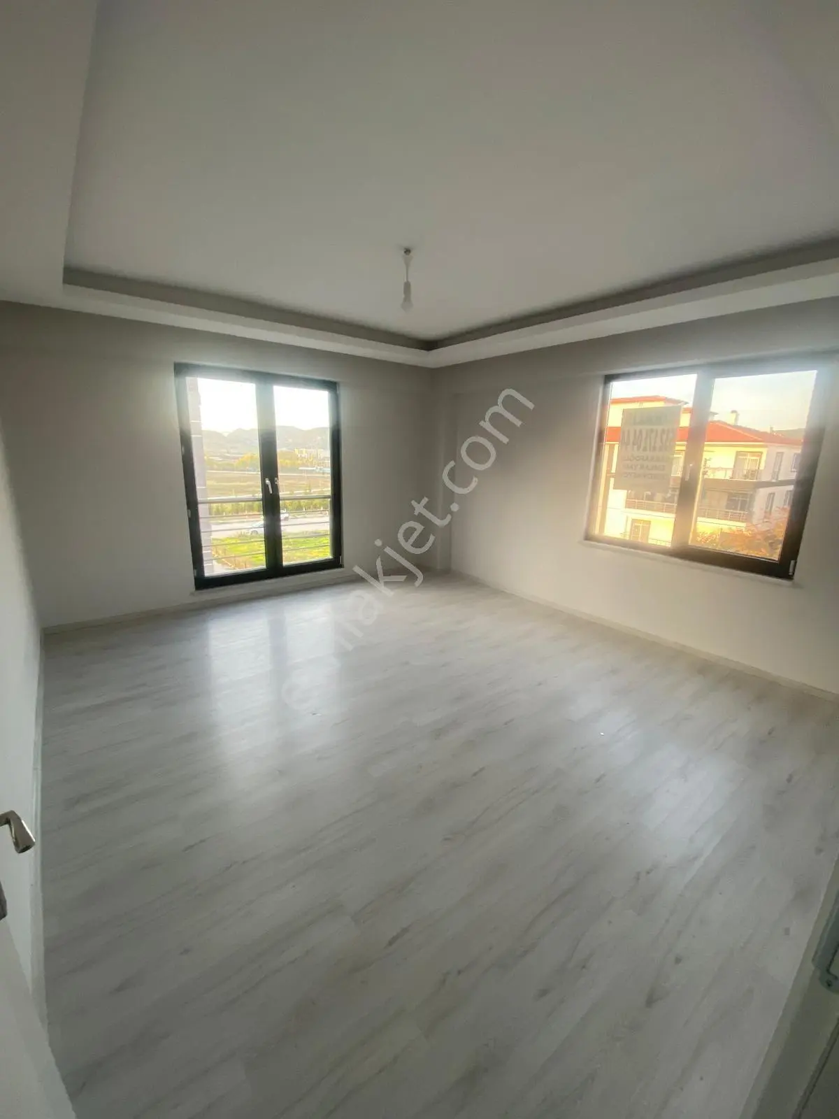 Dağçeşme'de Satılık 3+1 Daire: Asansörlü, Garajlı, 125m² - Görsel 5
