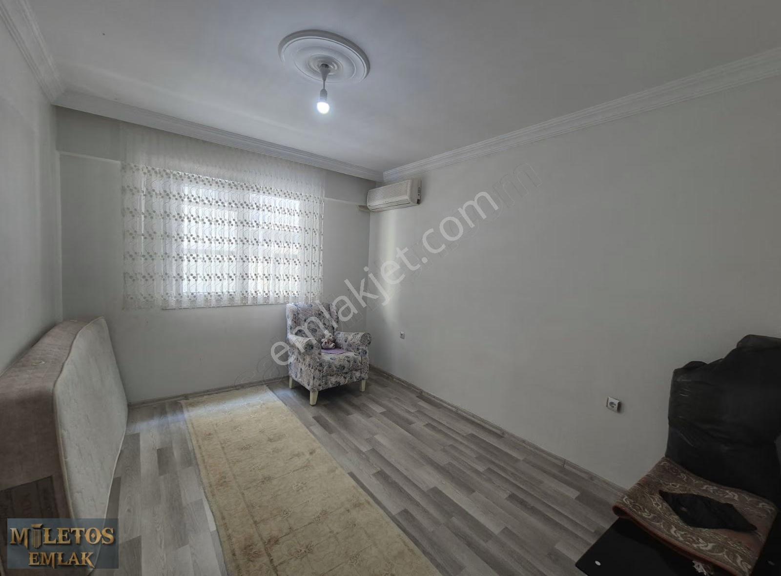 Dıdım Merkezde Satılık 3 + 1 Daıre Ayrı Mutfaklı