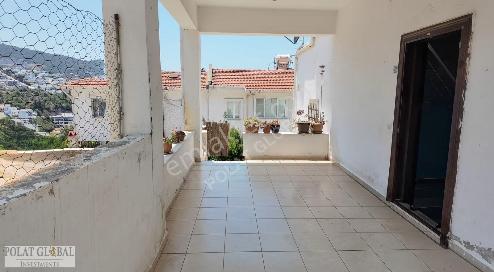 Güllük'te Deniz Manzaralı | 2+1 Bahçeli Villa | Yaz-kış Yaşama U - Görsel 8