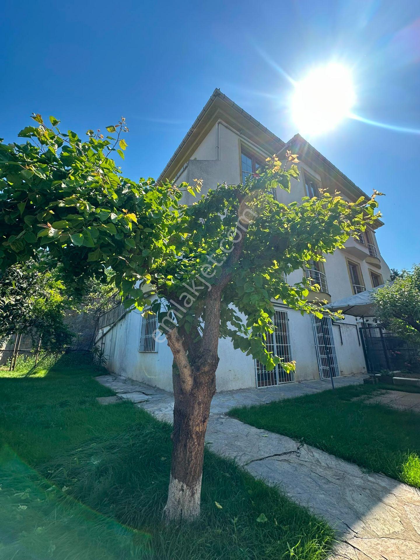 Mertcan Dan Çarşı Mah 80m2 Bahçe Kullanımlı 4+1 Fırsat Kiralık Villa - Görsel 26