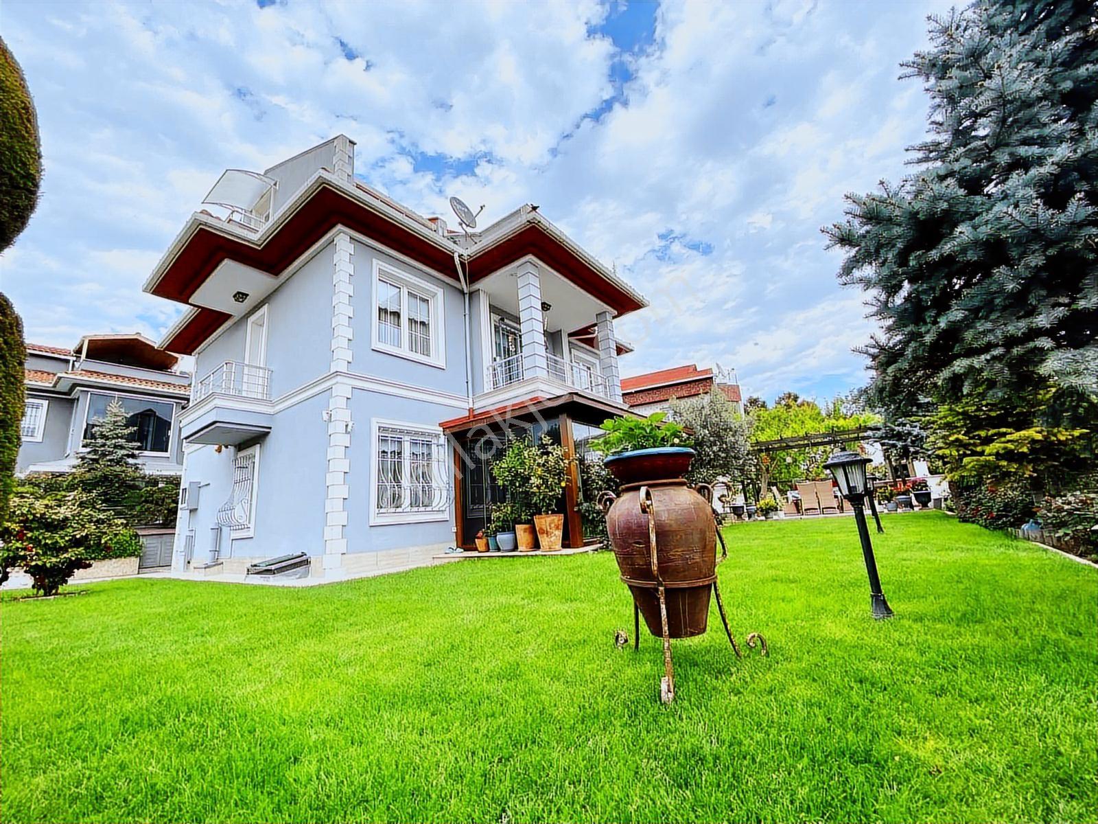 Büyükçekmece Ekşioğlu Yakamoz Sitesi Satılık 5+2 Müstakil Villa - Görsel 23