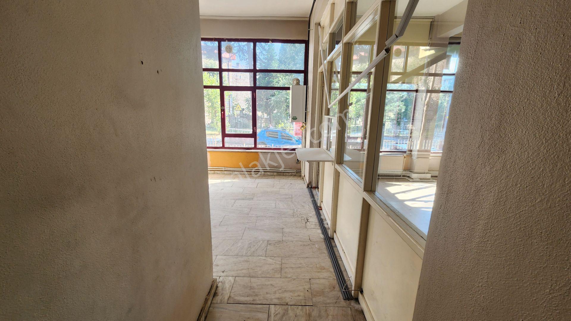 Edirne Çavuşbey'de Valiliğin Arkası Köşe Satılık Mağaza - Görsel 22