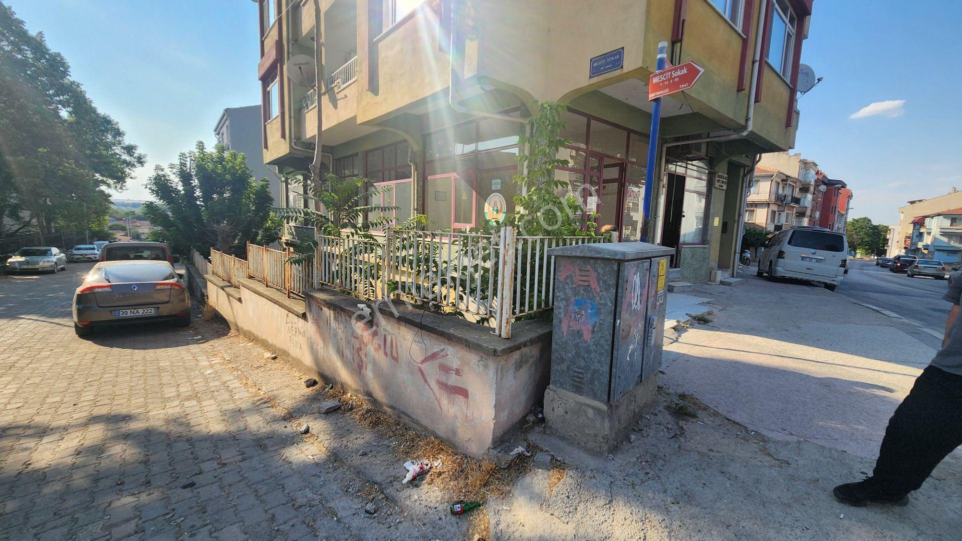 Edirne Çavuşbey'de Valiliğin Arkası Köşe Satılık Mağaza - Görsel 4