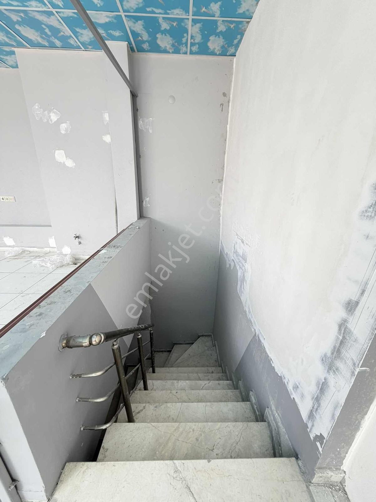 Orta Okul Ve Ana Okul Karşısında Köşe Cephe 120 M2 Dükkan - Görsel 3