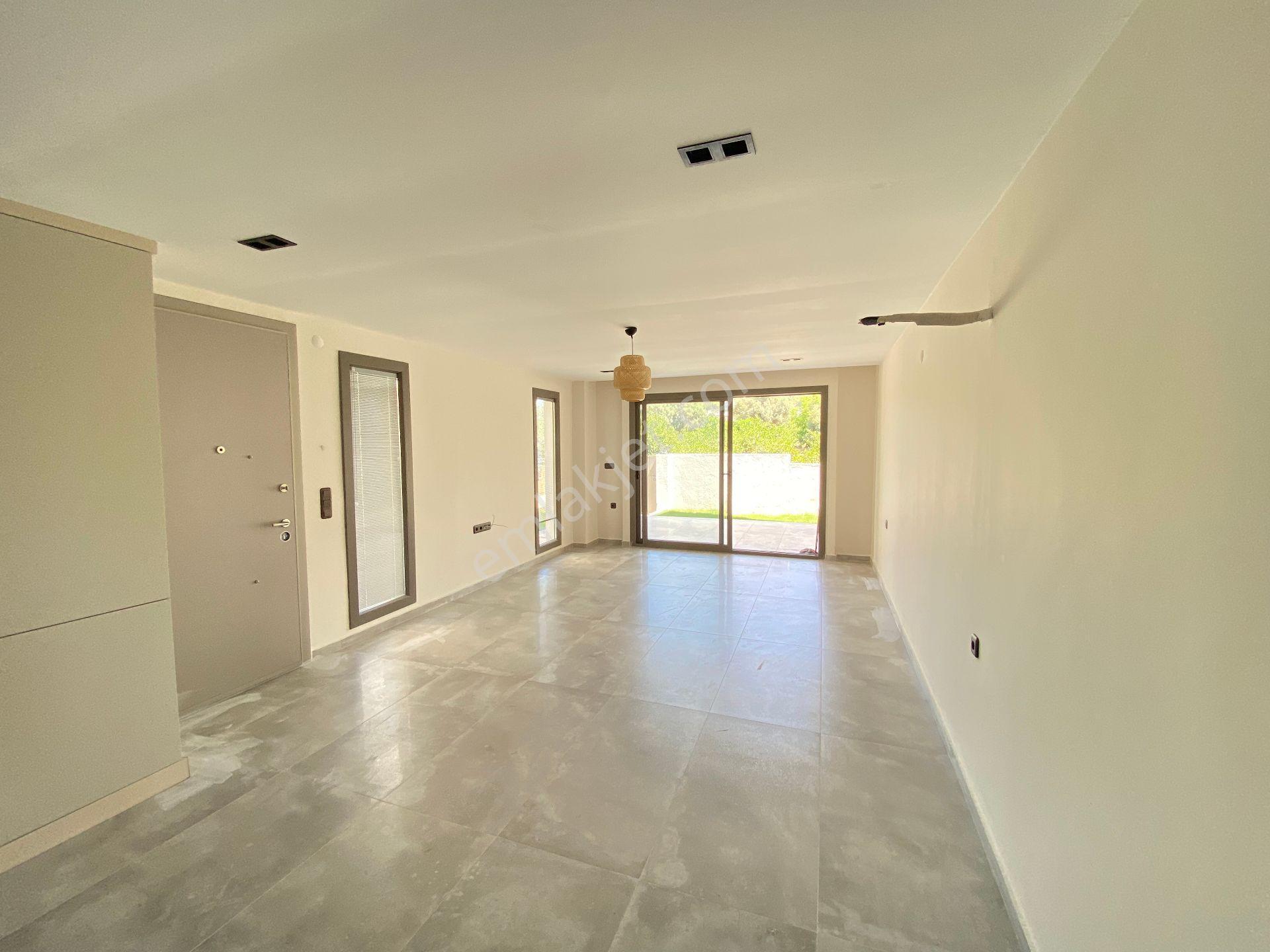 Seferihisar Mersin Alanı Denize 350 m, Havuzlu Ve Yerden Isıtmalı Lüks Köşe Villa - Görsel 12