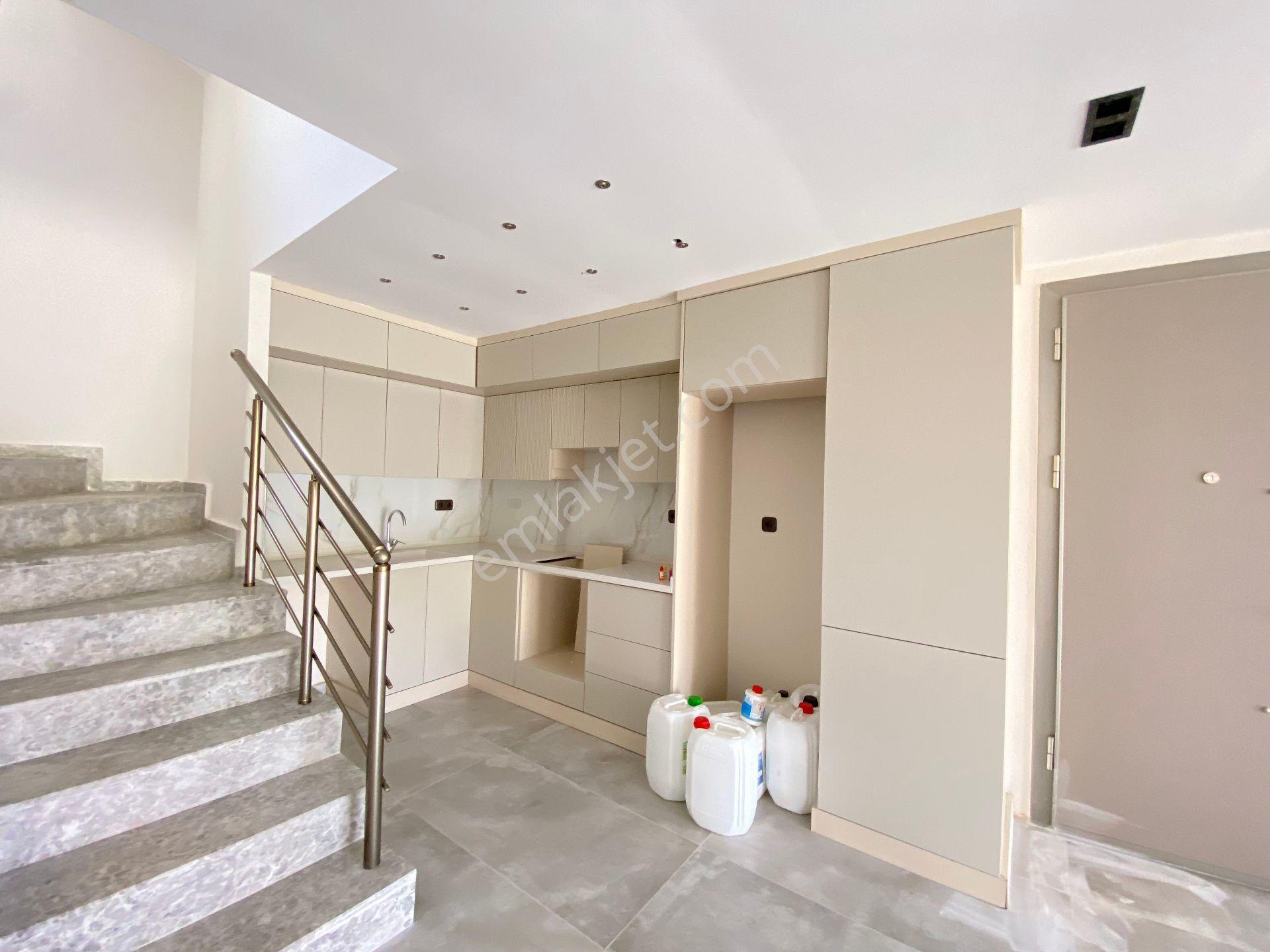 Seferihisar Mersin Alanı Denize 350 m, Havuzlu Ve Yerden Isıtmalı Lüks Köşe Villa - Görsel 16