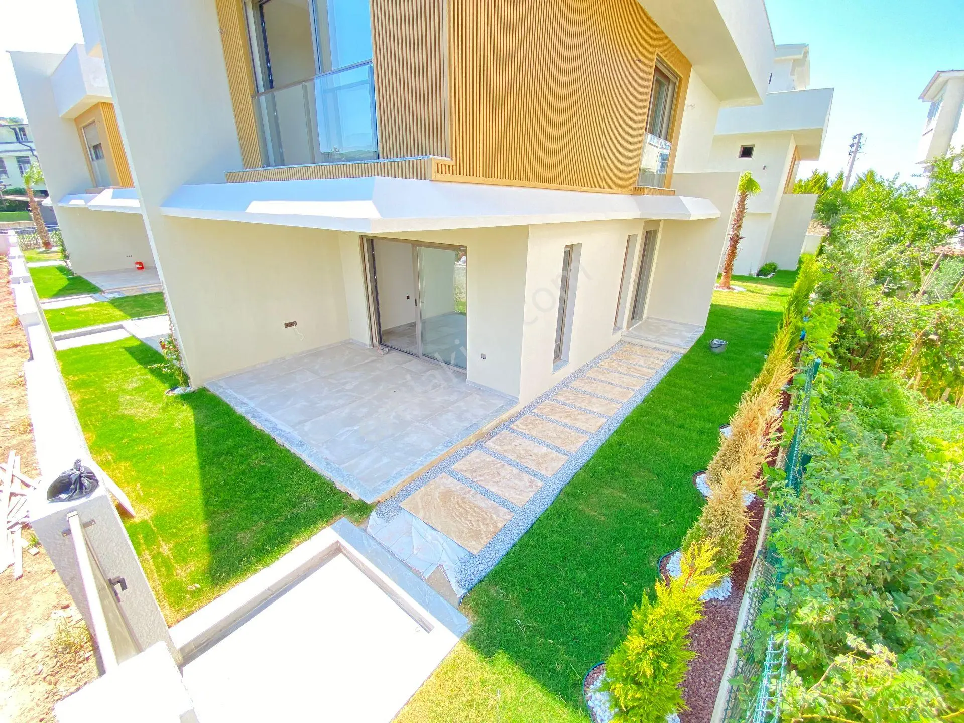 Seferihisar Mersin Alanı Denize 350 m, Havuzlu Ve Yerden Isıtmalı Lüks Köşe Villa - Görsel 3
