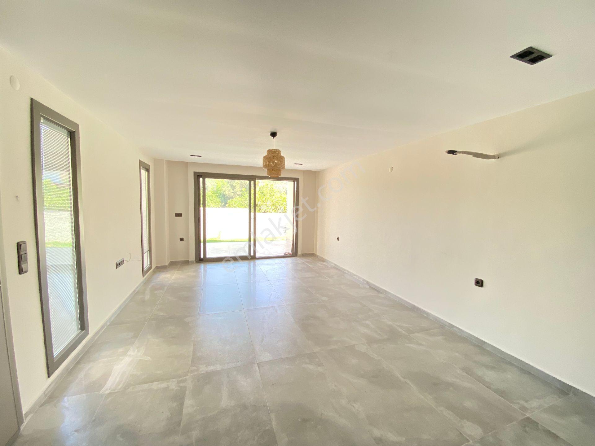 Seferihisar Mersin Alanı Denize 350 m, Havuzlu Ve Yerden Isıtmalı Lüks Köşe Villa - Görsel 11