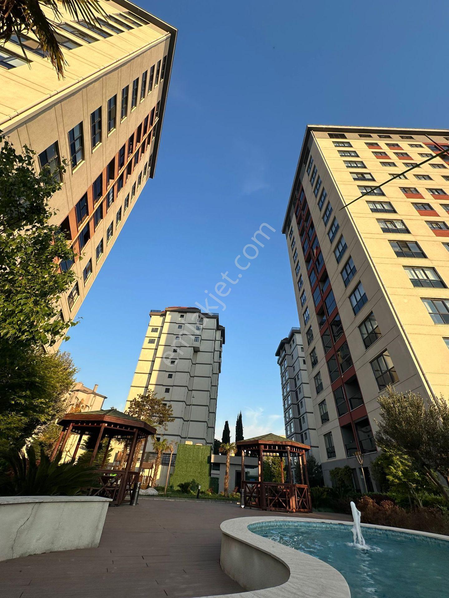 Mertcan Dan Yakacık Meydana Yürüme Site İçi 3+1 Lüks Satılık Daire