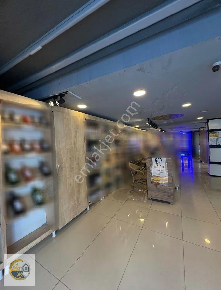 Bornova'nın İşlek Noktasında Devren Kiralık Market
