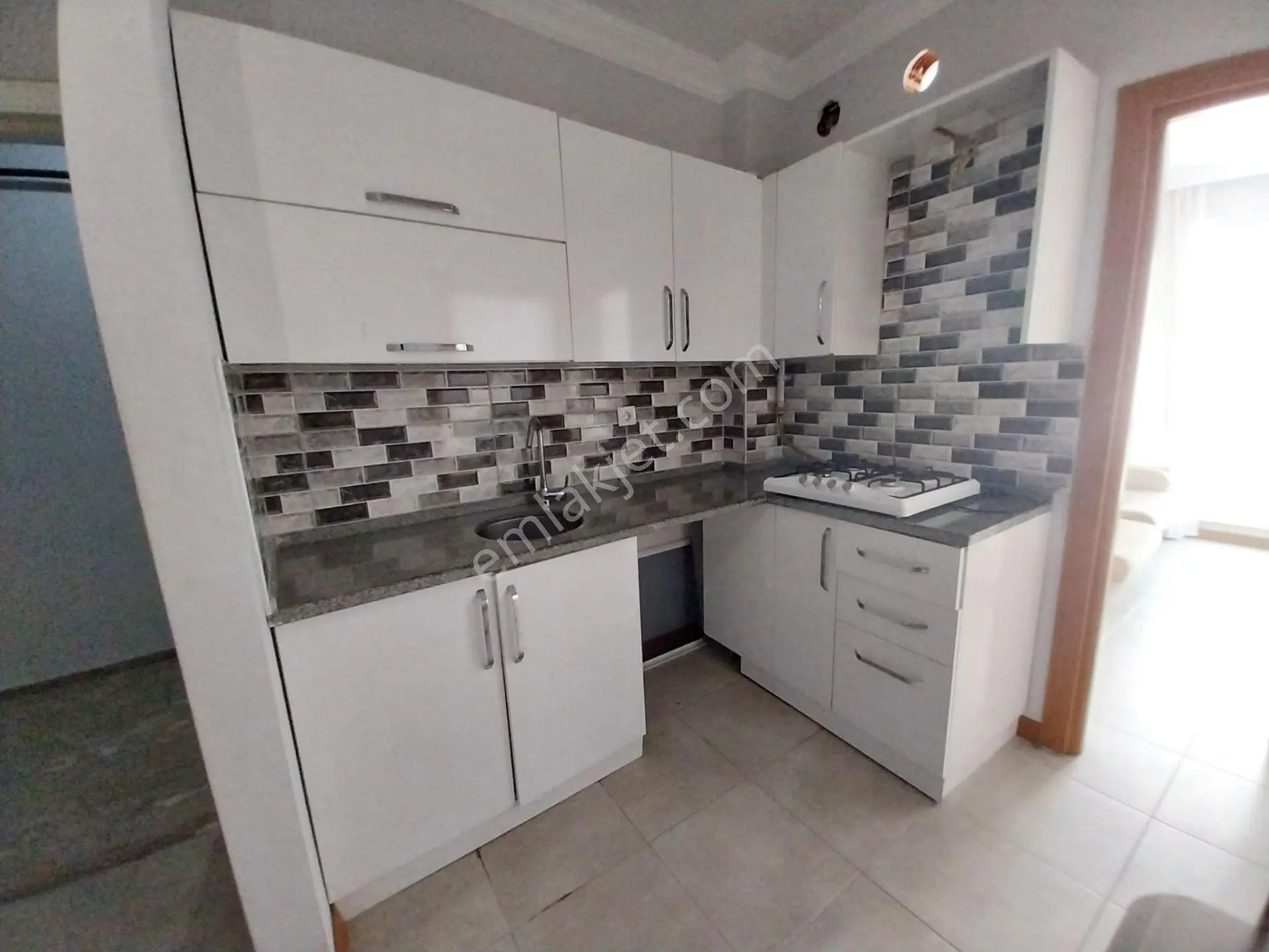 Üniversite Bölgesinde *ayrı Mutfak* Eşyalı, Kiralık 1+1 Daire - Görsel 3