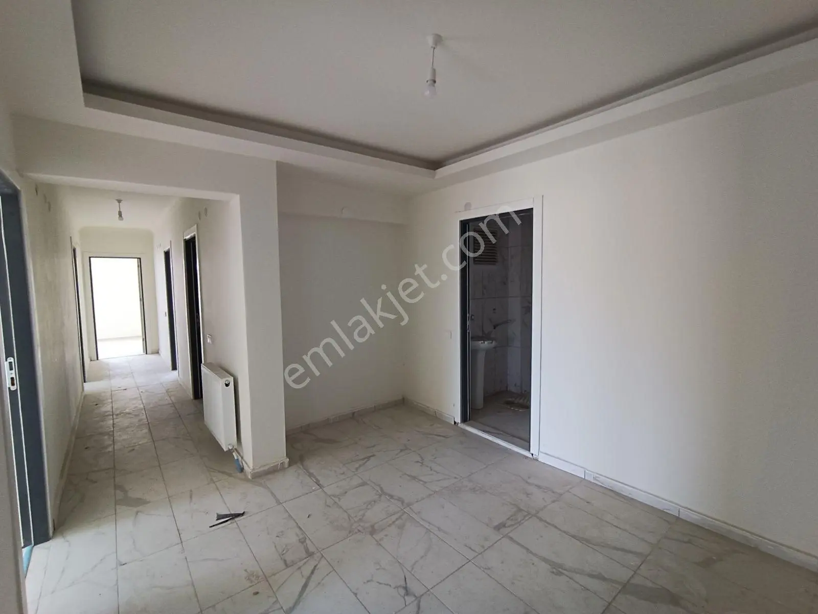 111'den 3+1 Geniş Ve Kullanışlı Kiralık Daire - Görsel 2